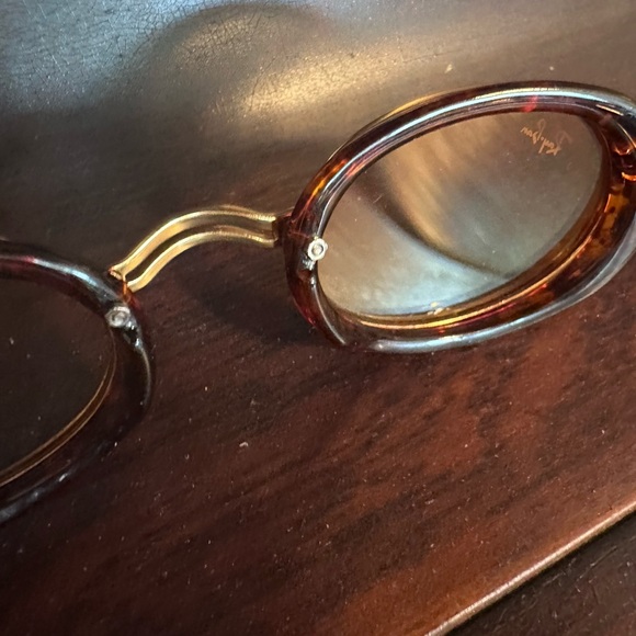 Ray Ban Oval Sunglasses Fancy Gold Trim Vintage # 5897 - Picture 4 of 5